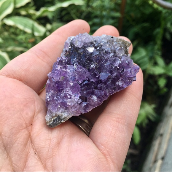 Amethyst raw Geode specimen display decor - Picture 5 of 6
